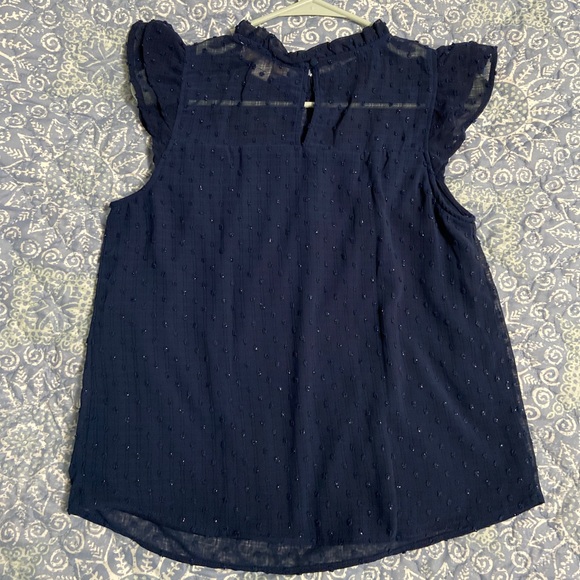 Monteau Los Angeles sleeveless blouse. - Picture 3 of 3